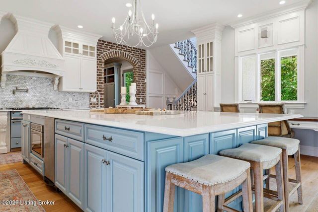 12800 Lamel Dr, Louisville, KY 40299