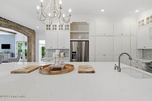 12800 Lamel Dr, Louisville, KY 40299