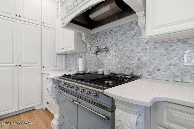 12800 Lamel Dr, Louisville, KY 40299