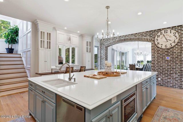 12800 Lamel Dr, Louisville, KY 40299