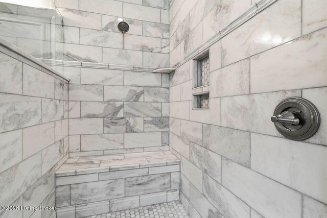 12800 Lamel Dr, Louisville, KY 40299