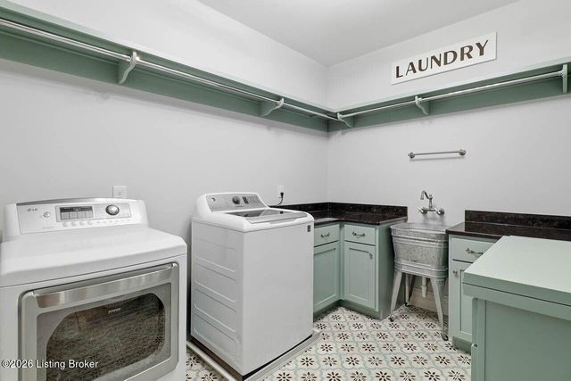 12800 Lamel Dr, Louisville, KY 40299