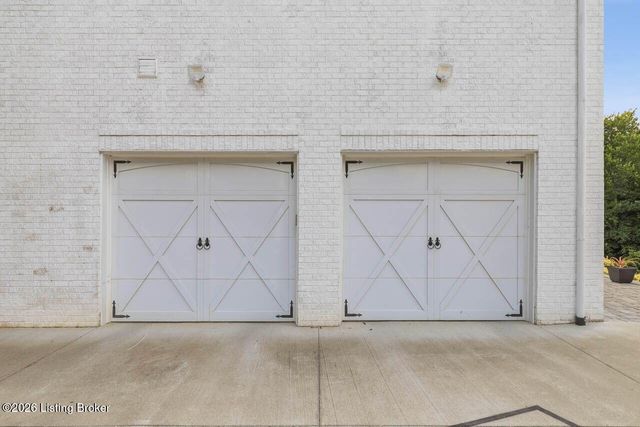 12800 Lamel Dr, Louisville, KY 40299