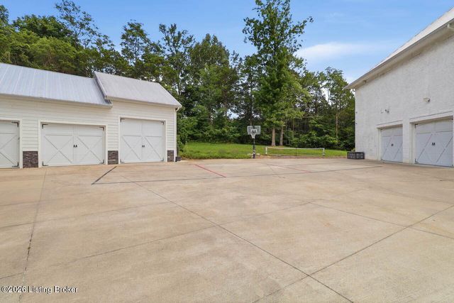 12800 Lamel Dr, Louisville, KY 40299