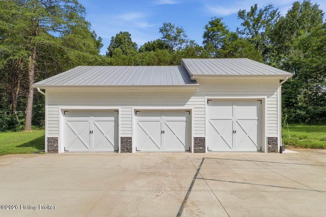 12800 Lamel Dr, Louisville, KY 40299