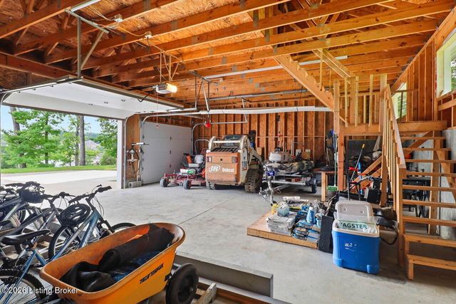 12800 Lamel Dr, Louisville, KY 40299