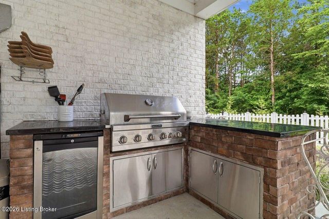 12800 Lamel Dr, Louisville, KY 40299