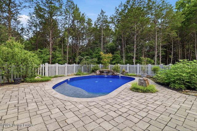 12800 Lamel Dr, Louisville, KY 40299