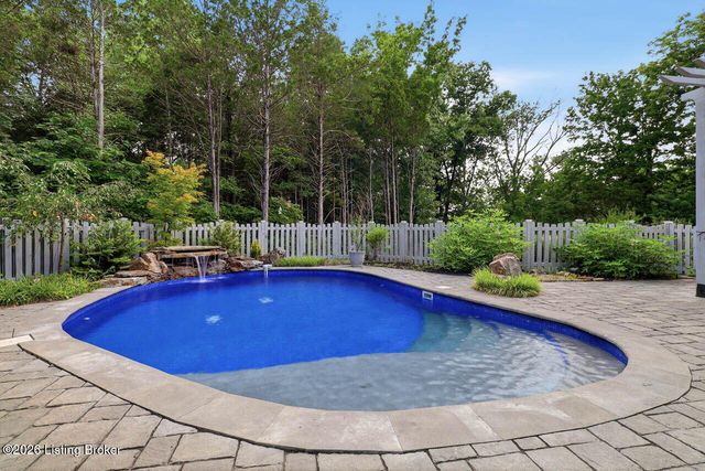 12800 Lamel Dr, Louisville, KY 40299