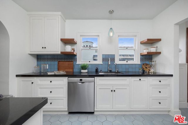 901 S Ogden Drive, Los Angeles, CA 90036