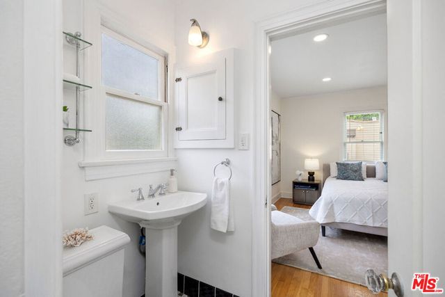 901 S Ogden Drive, Los Angeles, CA 90036