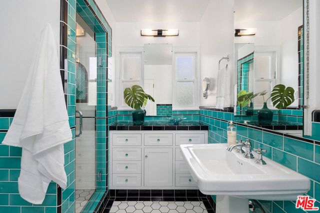 901 S Ogden Drive, Los Angeles, CA 90036