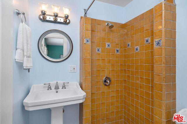 901 S Ogden Drive, Los Angeles, CA 90036