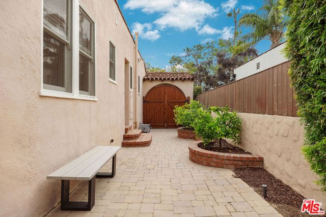 901 S Ogden Drive, Los Angeles, CA 90036