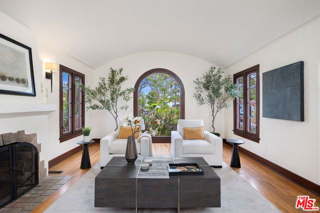 901 S Ogden Drive, Los Angeles, CA 90036