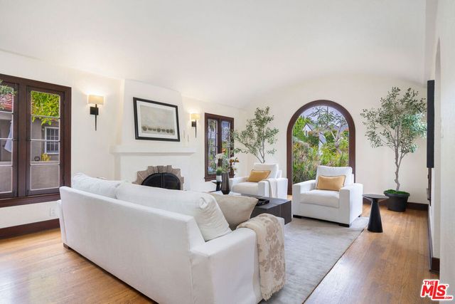 901 S Ogden Drive, Los Angeles, CA 90036