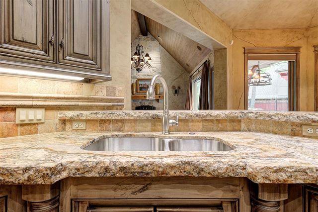 816 Crystal Creek Place, Edmond, OK 73034