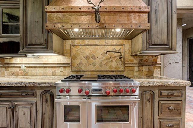 816 Crystal Creek Place, Edmond, OK 73034