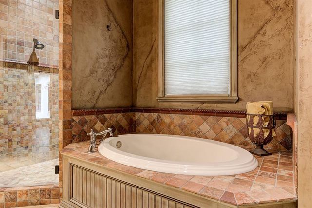 816 Crystal Creek Place, Edmond, OK 73034