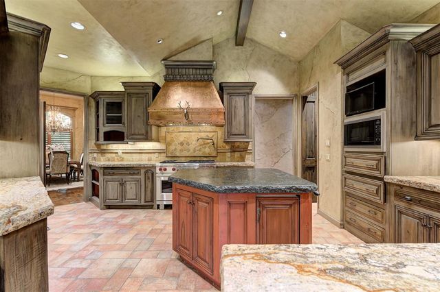 816 Crystal Creek Place, Edmond, OK 73034