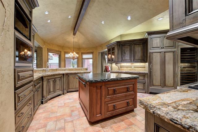 816 Crystal Creek Place, Edmond, OK 73034