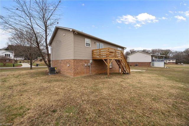 120 Rockwell Place Court, Tobaccoville, NC 27050