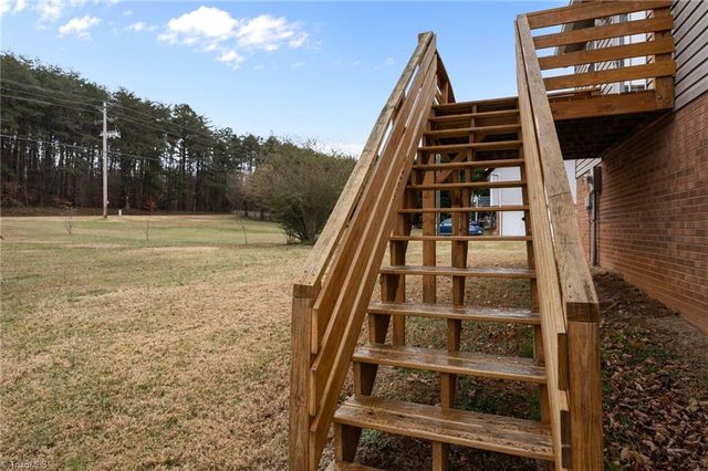 120 Rockwell Place Court, Tobaccoville, NC 27050