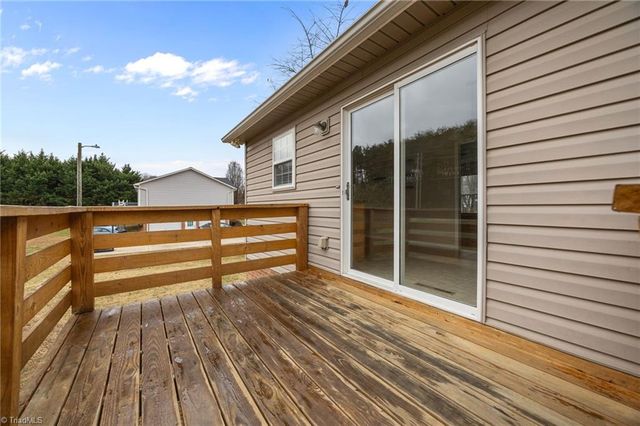 120 Rockwell Place Court, Tobaccoville, NC 27050