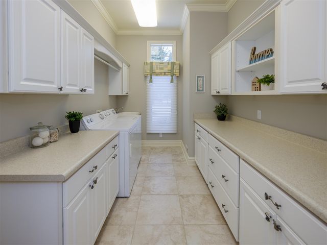 5939 Swallow Avenue, Kalamazoo, MI 49009