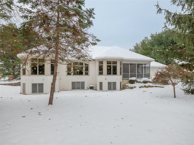 5939 Swallow Avenue, Kalamazoo, MI 49009