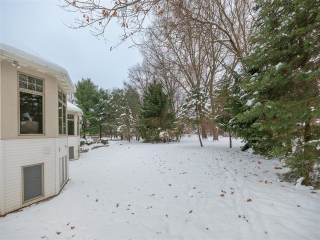 5939 Swallow Avenue, Kalamazoo, MI 49009