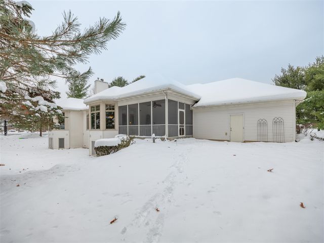 5939 Swallow Avenue, Kalamazoo, MI 49009