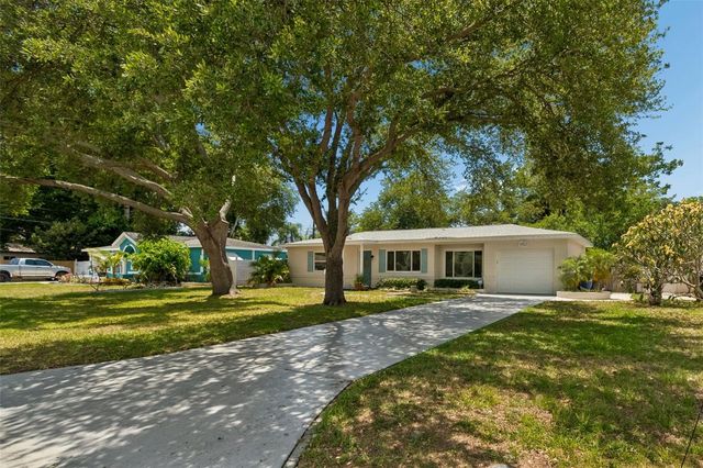 2700 43RD STREET N, St Petersburg, FL 33713