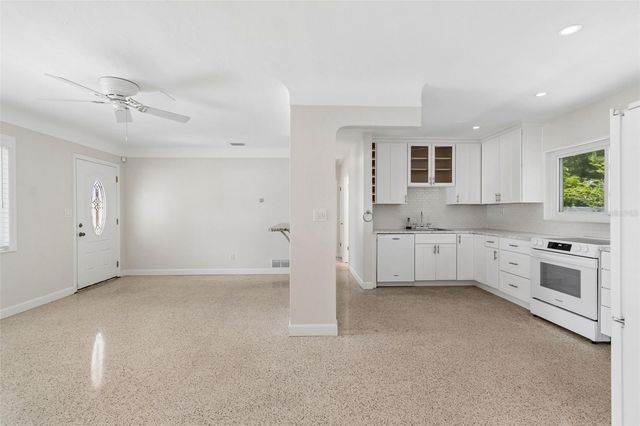 2700 43RD STREET N, St Petersburg, FL 33713