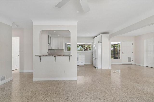 2700 43RD STREET N, St Petersburg, FL 33713