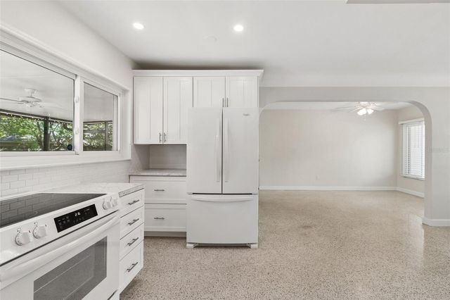 2700 43RD STREET N, St Petersburg, FL 33713