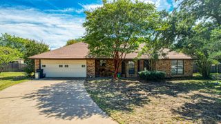 106 Guinevere Court, Weatherford, TX 76086
