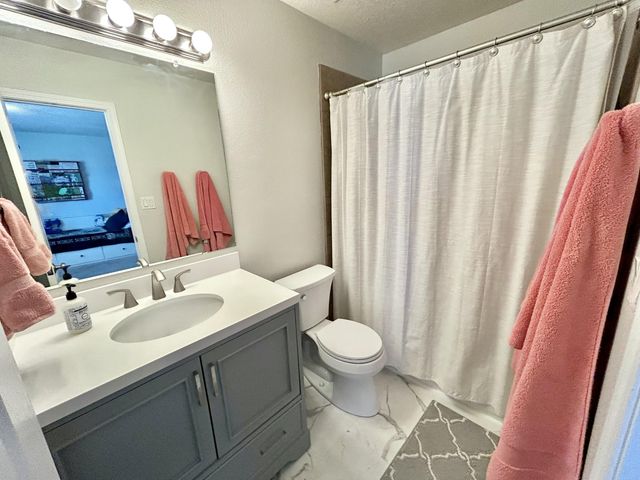 6220 Nacional Road NW, Albuquerque, NM 87114