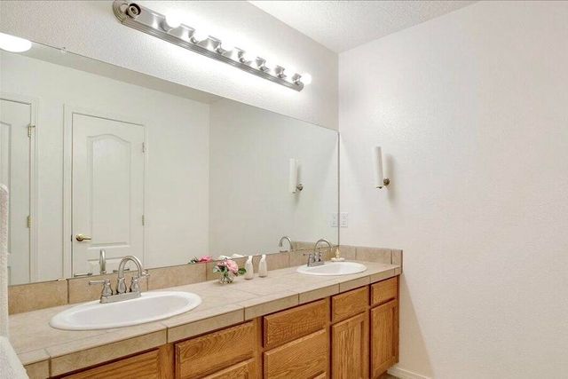6220 Nacional Road NW, Albuquerque, NM 87114