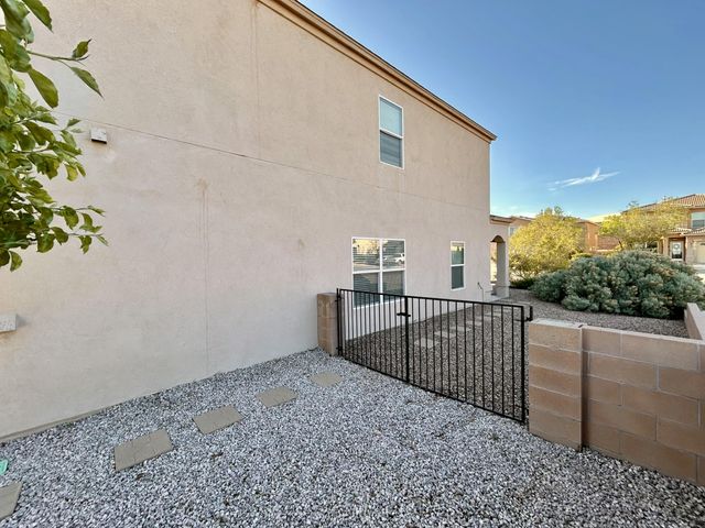 6220 Nacional Road NW, Albuquerque, NM 87114
