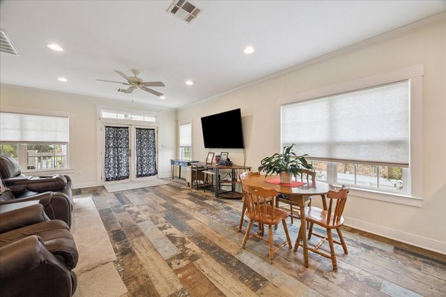 4424 Country Club Drive, Dickinson, TX 77539