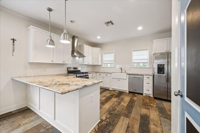 4424 Country Club Drive, Dickinson, TX 77539