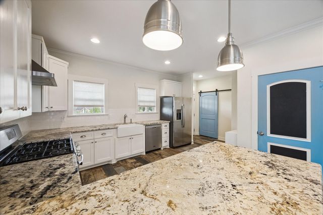 4424 Country Club Drive, Dickinson, TX 77539