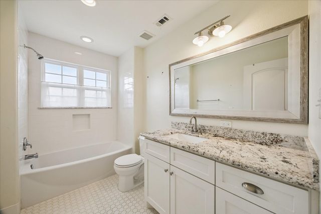 4424 Country Club Drive, Dickinson, TX 77539