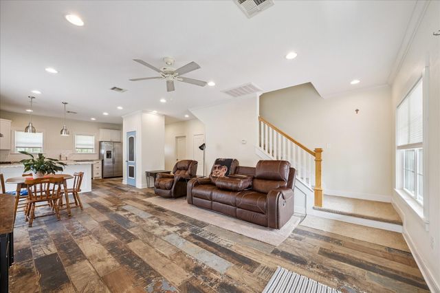 4424 Country Club Drive, Dickinson, TX 77539