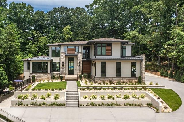 1090 Kingston Drive, Sandy Springs, GA 30342