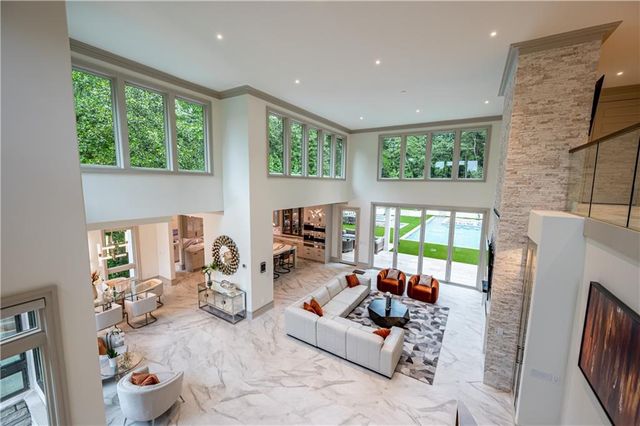 1090 Kingston Drive, Sandy Springs, GA 30342