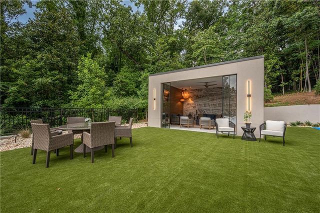 1090 Kingston Drive, Sandy Springs, GA 30342