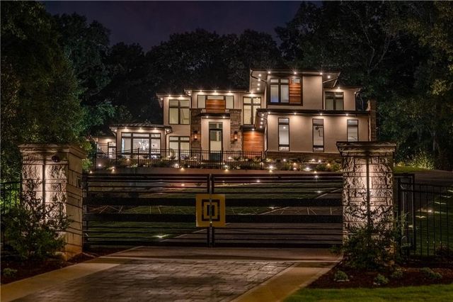 1090 Kingston Drive, Sandy Springs, GA 30342