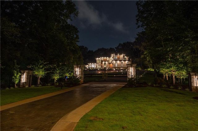 1090 Kingston Drive, Sandy Springs, GA 30342